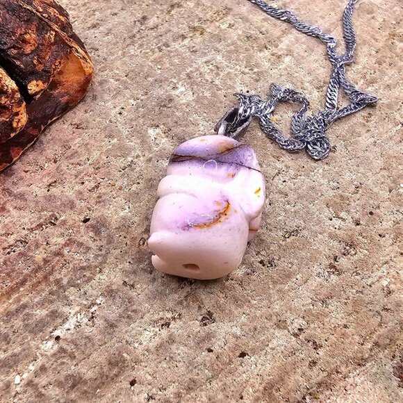Adorable Nature Alashan Agate Hand Carved Standing Rabbit Pendant Necklace - Picture 8 of 10
